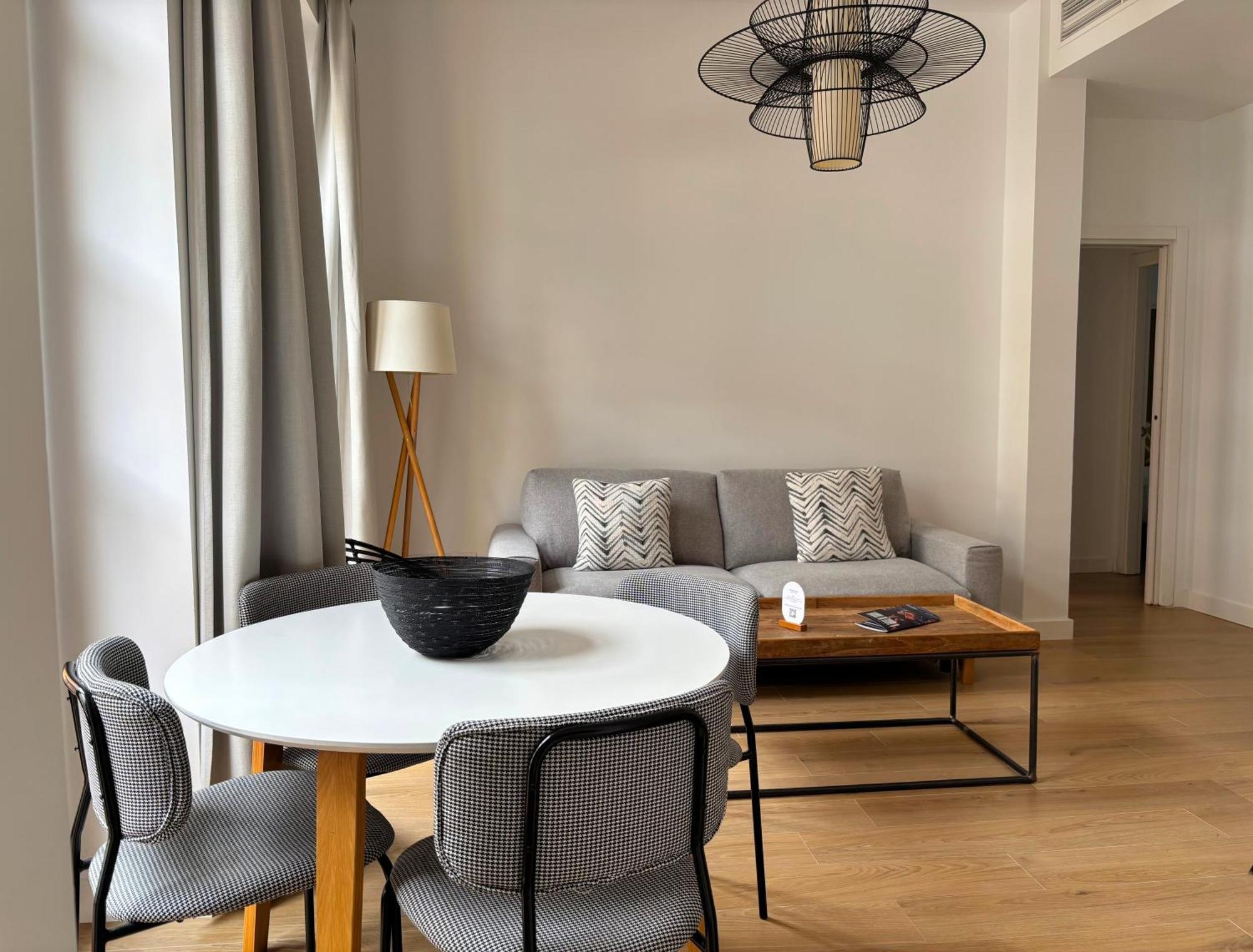 Apartamentos Core Suite Sevilla Eksteriør billede
